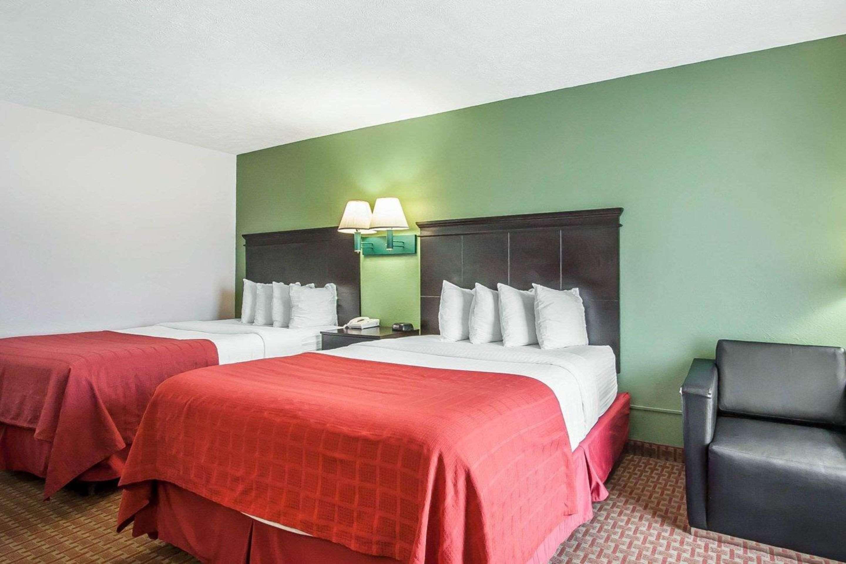 Quality Inn Savannah South Exteriör bild
