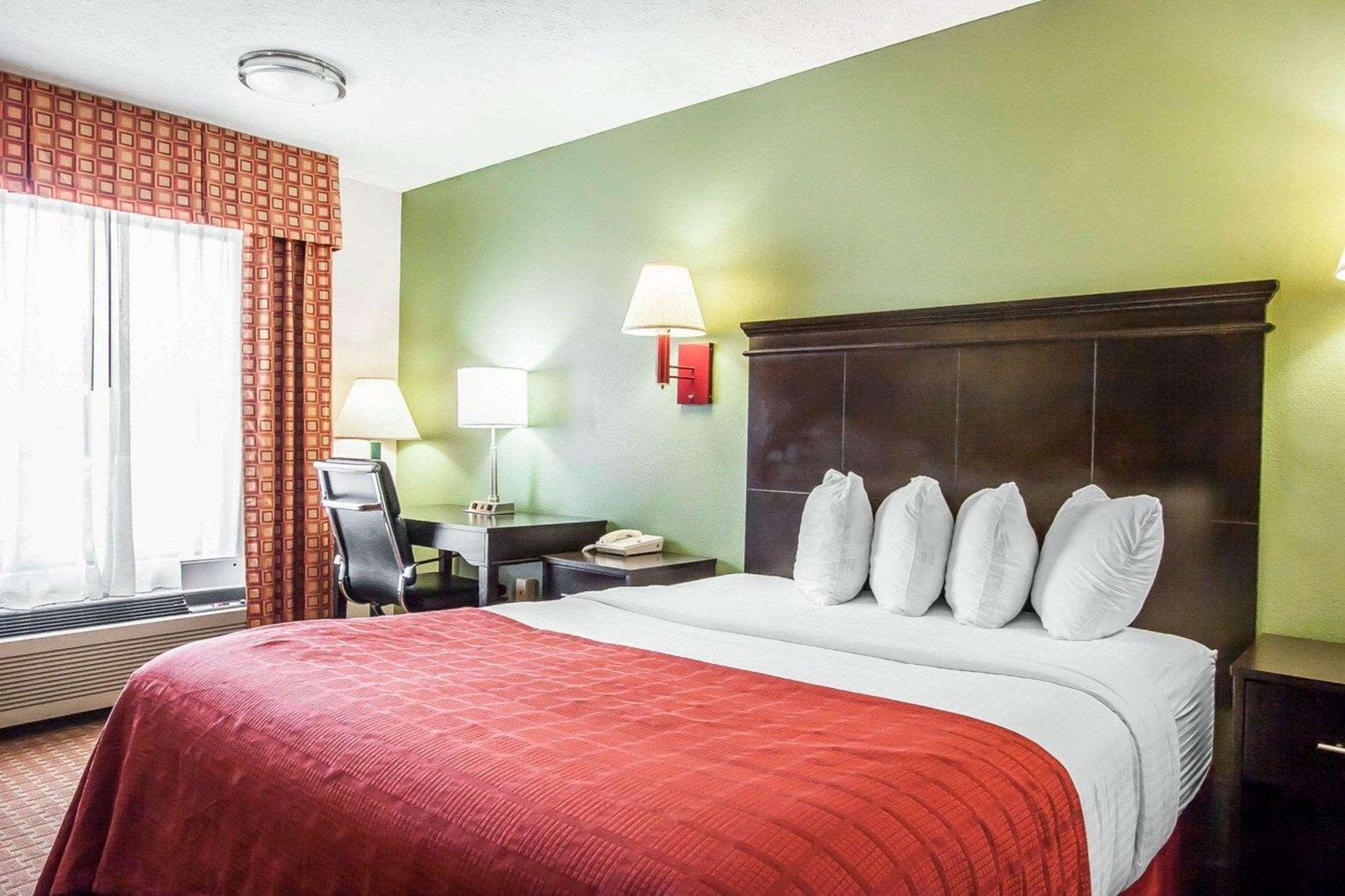 Quality Inn Savannah South Exteriör bild