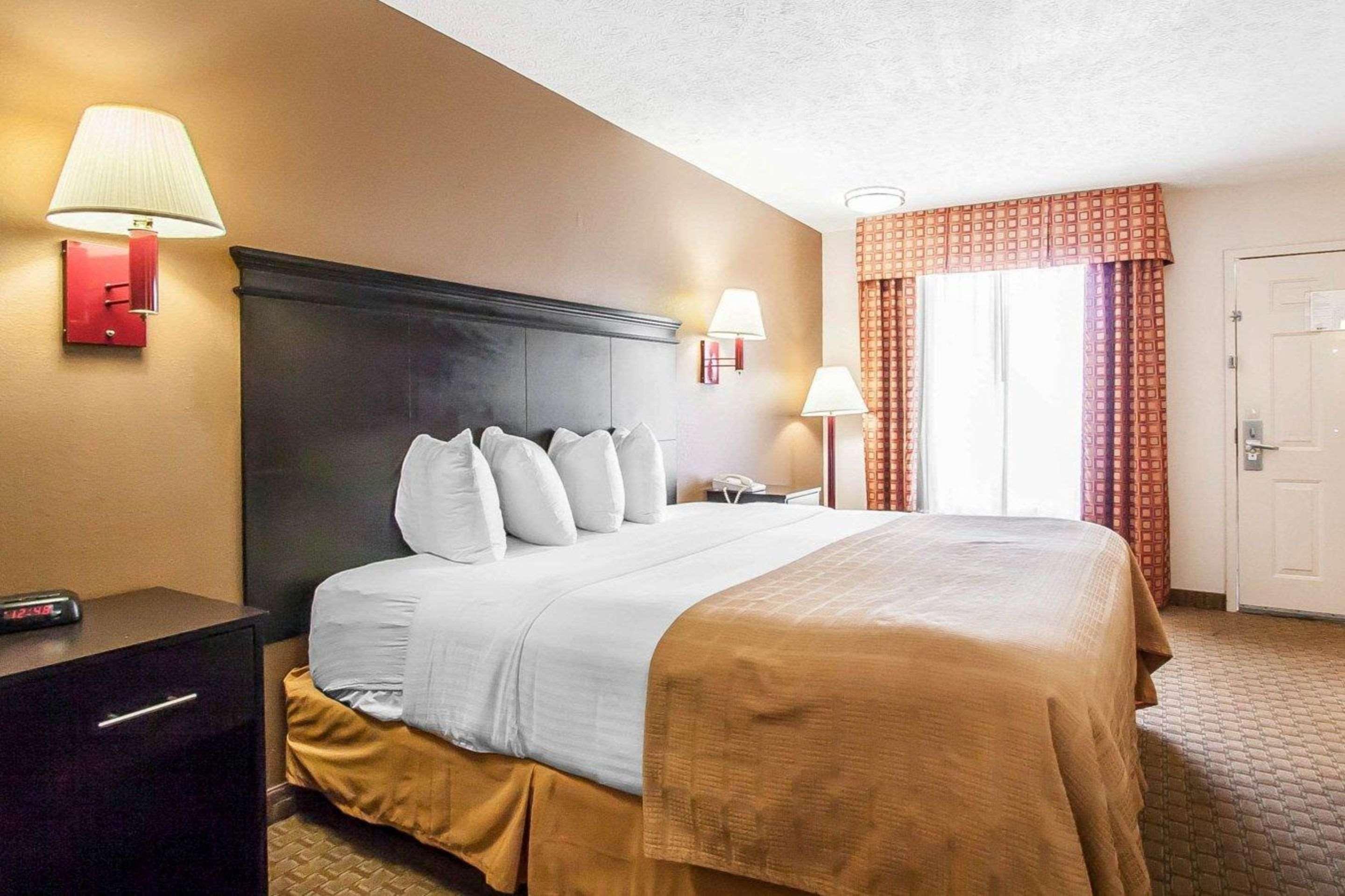 Quality Inn Savannah South Exteriör bild