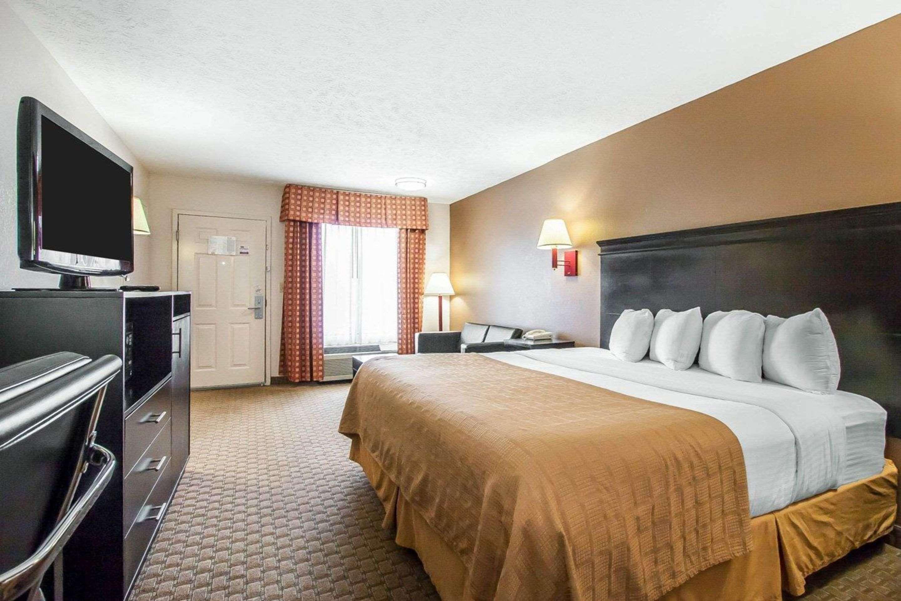 Quality Inn Savannah South Exteriör bild