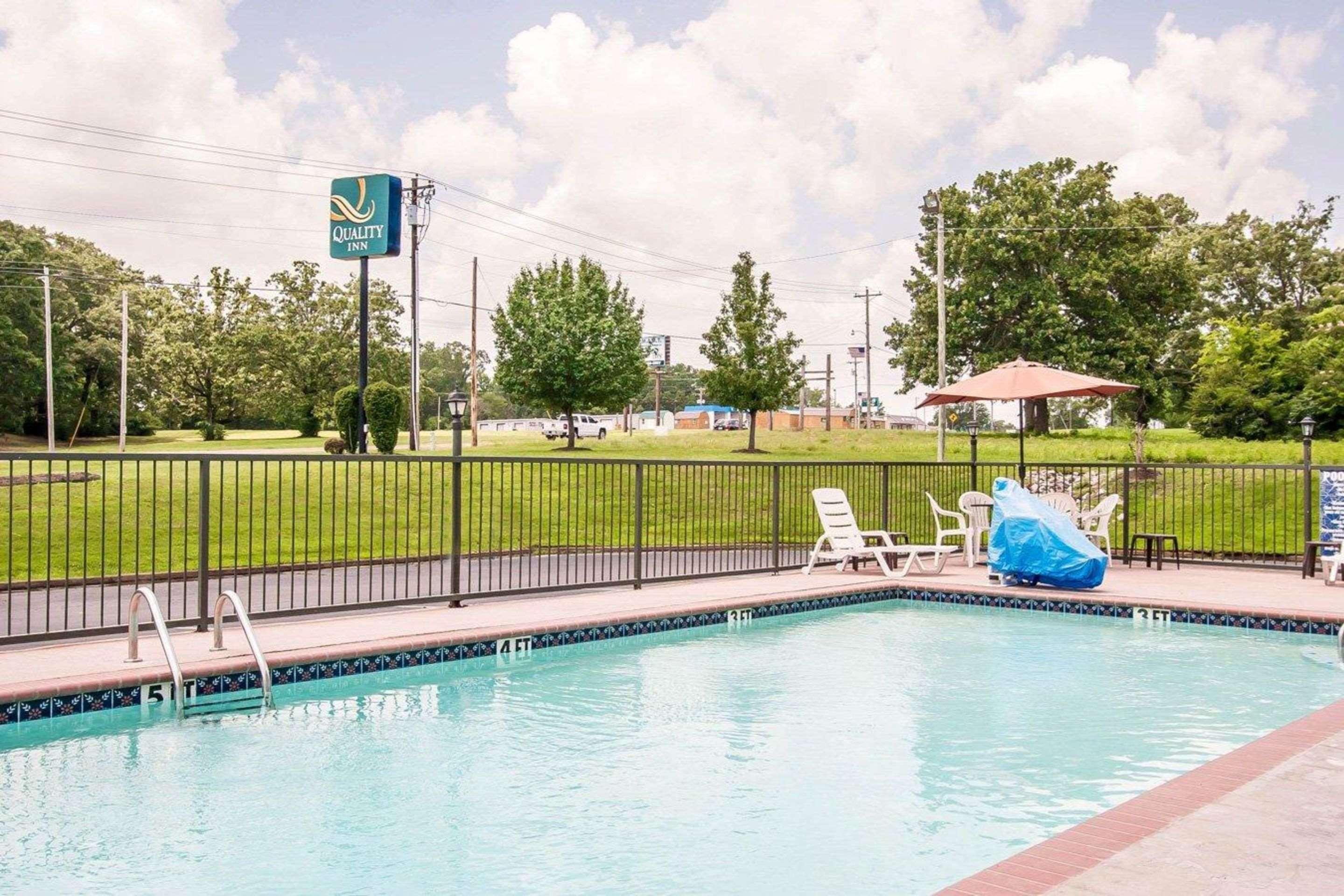Quality Inn Savannah South Exteriör bild